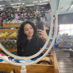 Meet your Posher, Sofia